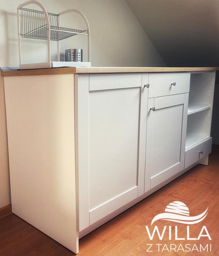 Willa Z Tarasami Wladyslawowo Ngoại thất bức ảnh