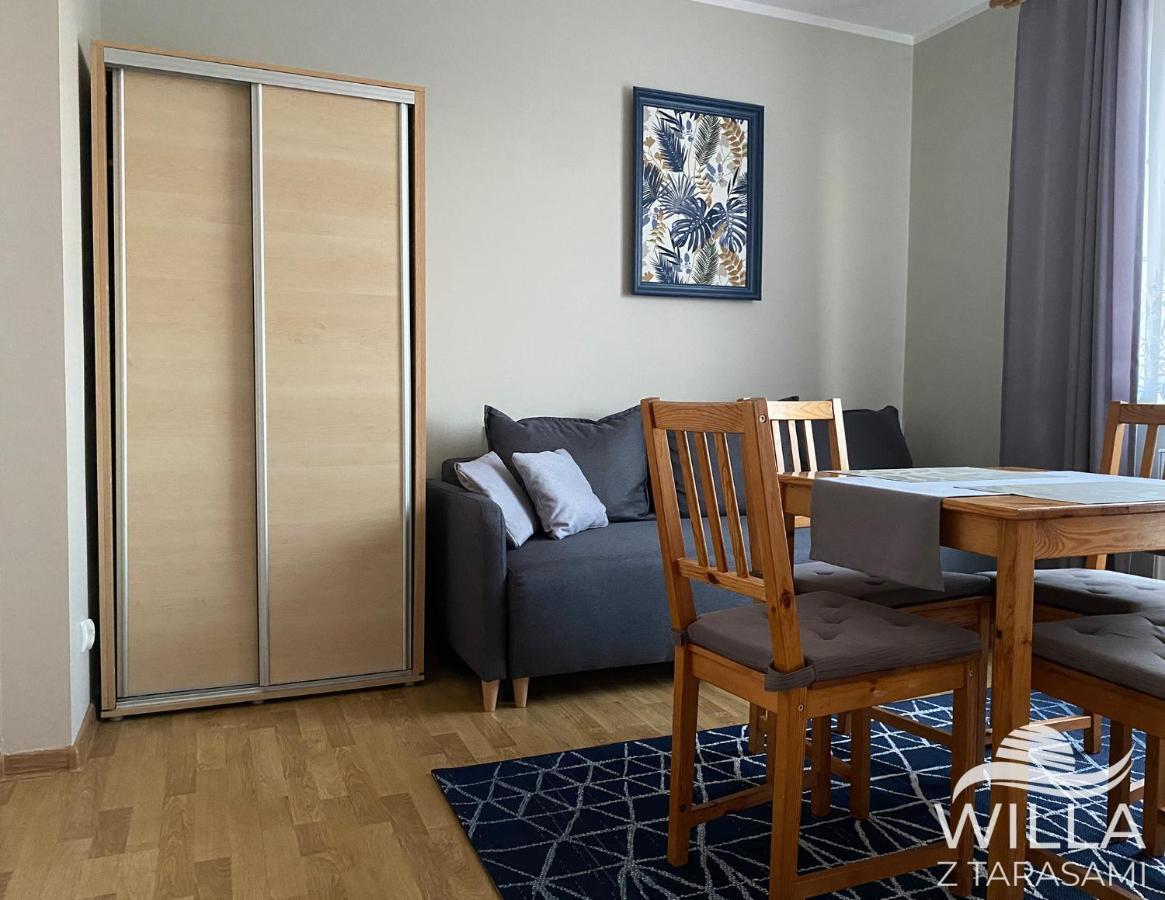 Willa Z Tarasami Wladyslawowo Ngoại thất bức ảnh